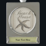 Activiteiten in de omgeving van Starfish Beach Hou Verzilverd Banner Ornament<br><div class="desc">Dit strandhuis zeester - Het zeester afbeelding heeft een zanderige tan achtergrond, met een patroon dat lijkt op doek. Dit is perfect voor het strandhuis en brengt je in de stemming voor de zomer. Strandhuisinrichting moet kalmerend zijn en voelen als een casual strand wegkomen. Voor een nautisch gevoel en de...</div>