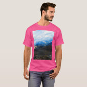 Activiteiten in de omgeving van Tilted Mountains J T-shirt (Voorkant volledig)