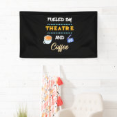 Actor gevoed door theaterkoffie spandoek (Insitu)