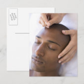 Acupunctuur. Acupuncturist die een naald opnemen Briefkaart (Voorkant / Achterkant)