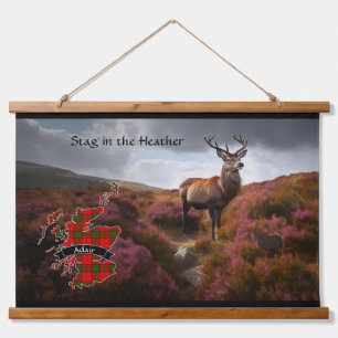 Adair Stag in de Heather gepersonaliseerd Hangend Wandkleed