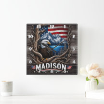 Adelaar genesteld tussen bergen en Amerikaanse vla