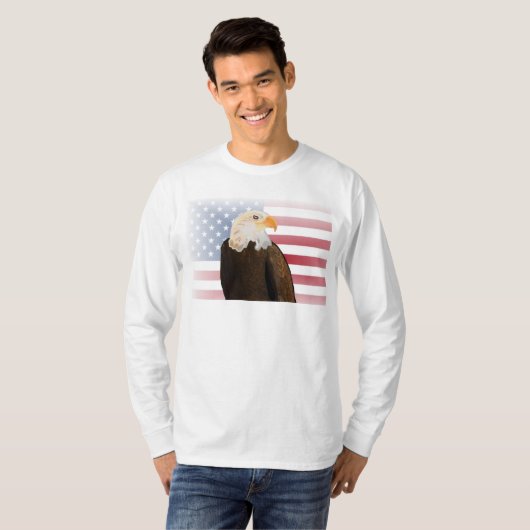 Adelaar met vervaagde Amerikaanse vlag T-shirt (Voorkant volledig)