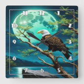 Adelaar neergestreken op tak onder vol maanlicht vierkante klok (Voorkant)