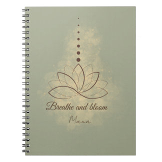 Adem en bloei Mama Lotus-ontwerp Notitieboek