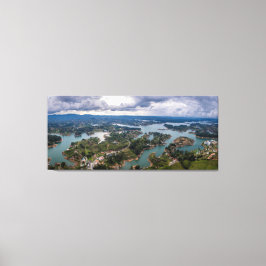 Adembenemend Uitzicht van Guatape Antioquia Cloudy Canvas Afdruk