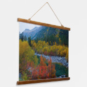 Adembenemend Uitzicht van Herfst en Towering Mount Hangend Wandkleed (Gebogen)