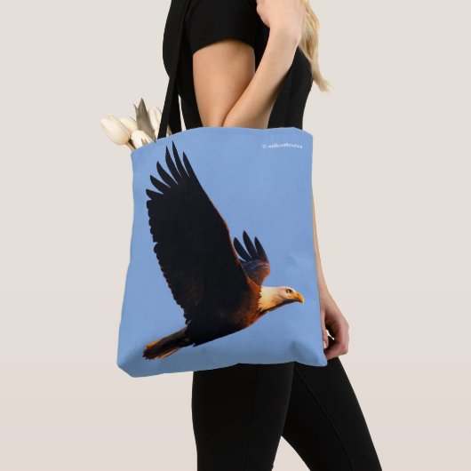 Adembenemende Bald Eagle tijdens de winterzonsonde Tote Bag (Dichtbij)