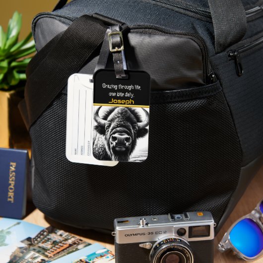 Adembenemende Buffalo in rustige Natuur Bagagelabel (Voorkant & Achterkant)