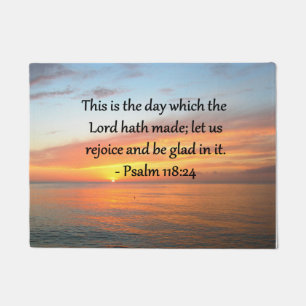 ADEMBENEMENDE PSALM 118:24 ZONSOPGANG FOTO DEURMAT