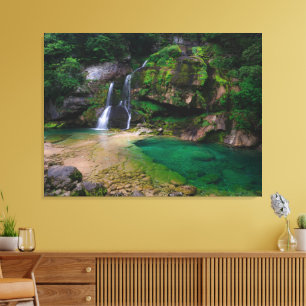 Adembenemende waterval Virje, Slovenië Poster Canvas Afdruk