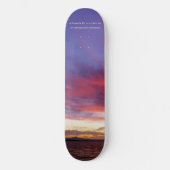 Adembenemende zonsondergang boven het zee, foto persoonlijk skateboard (Voorkant)