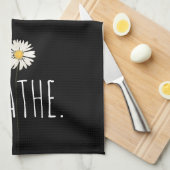 Ademtekst en madeliefje theedoek (Quarter Fold)