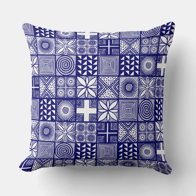 Adire Pattern - Deep Blue and White Kussen (Voorkant)