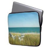 Adirondack Chairs in de Dunes Laptop Sleeve (Voorkant Links)