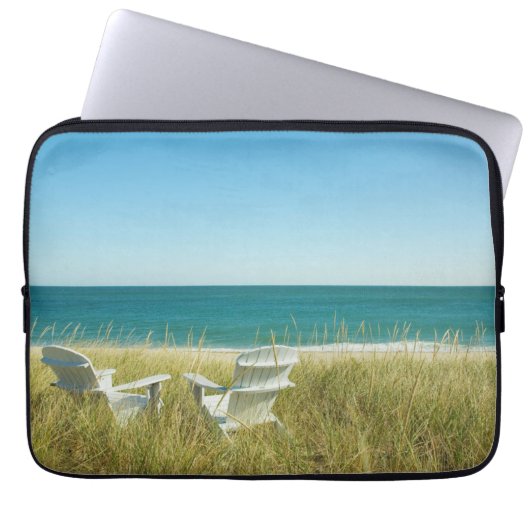 Adirondack Chairs in de Dunes Laptop Sleeve (Voorkant)