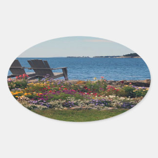 Adirondack Stoelen Langs de Kust in East Boothbay Ovale Sticker