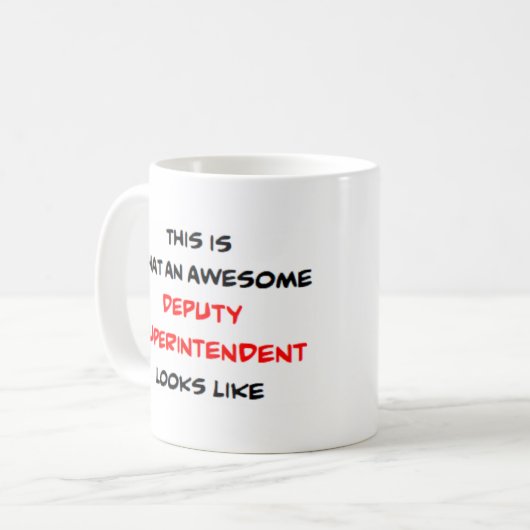 adjunct-directeur, geweldige koffiemok (Voorkant links)