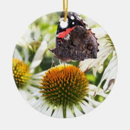 Admiraalvlinder op bloem keramisch ornament