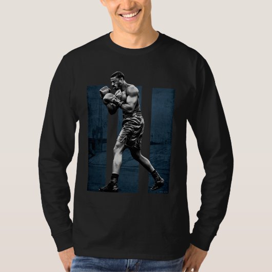 Adonis Creed pose faced left on III blue T-shirt (Voorkant)