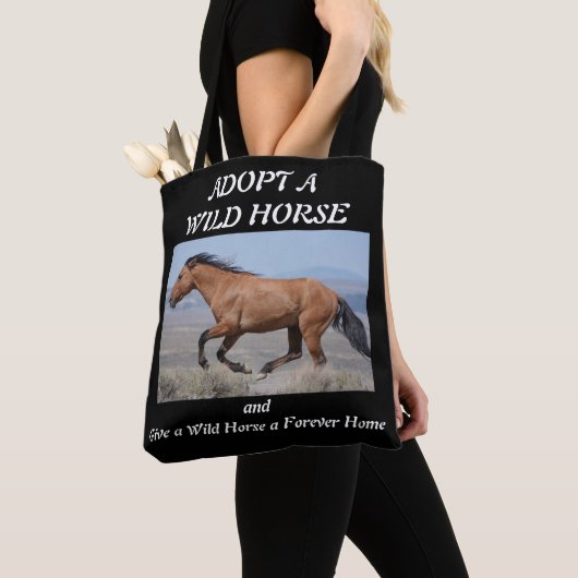 Adopt a Wild Horse Tote Bag (Dichtbij)