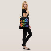 Adopteer Don't Shop Rainbow Paws Tote Bag (Op model)