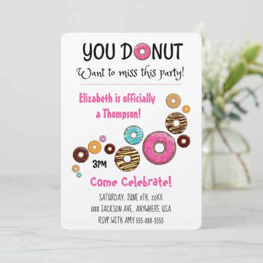 Adoptiepartij Modern Pink Donut Party Kaart (Staand voorkant)