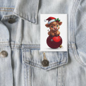 adorable baby highland cow sitting button (Insitu)