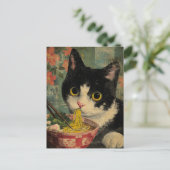 Adorable Black and White Cat Eating Noodles Briefkaart (Staand voorkant)