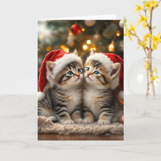Adorable Christmas kitten with Santa hats  Kaart (Gele Bloem)