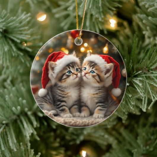 Adorable Christmas kitten with Santa hats Keramisch Ornament (Boom)