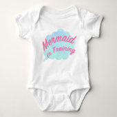Adorable “Mermaid in Training” bodysuit (Voorkant)