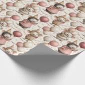 Adorable Mouse Birthday Pattern, Pink & Beige Cadeaupapier (Hoek)