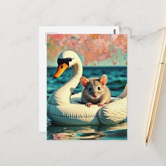 Adorable Mouse on a Swan Float Briefkaart (Voorkant / Achterkant in situ)