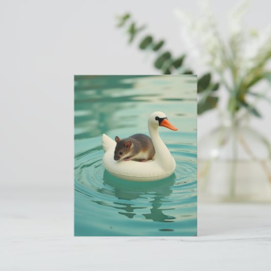 Adorable Mouse on a Swan Pool Float Briefkaart (Staand voorkant)