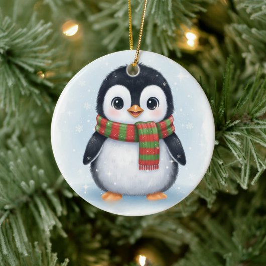 Adorable Penguin in Scarf Icy White Winter Keramisch Ornament (Boom)