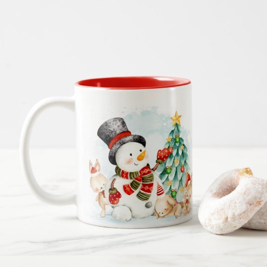 Adorables kerstsnowman Bunnies and Tree Tweekleurige Koffiemok (Met donut)
