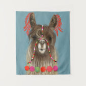 Adorned Llama - Brown Wandkleed (Voorkant)