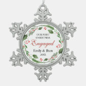 Adorno Our First Christmas Engaged wreath ornament (Voorkant)