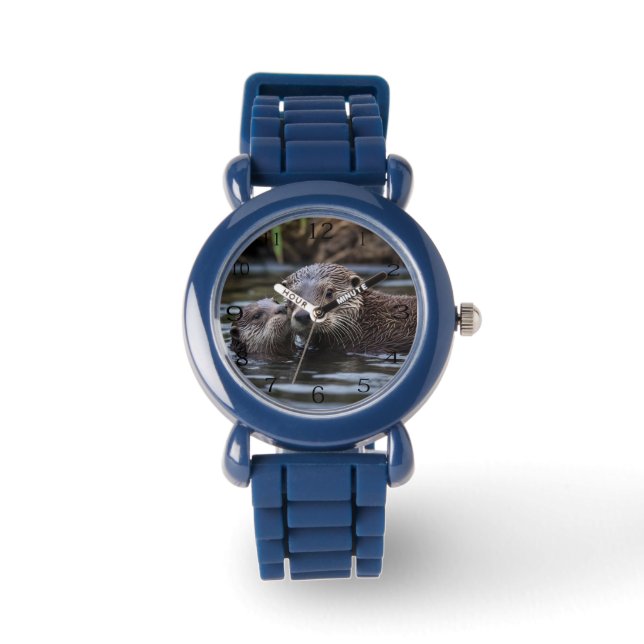 **"Adrift in Love: Mummy en Baby Otter"** Horloge (Voorkant)