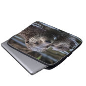 **"Adrift in Love: Mummy en Baby Otter"** Laptop Sleeve (Voorkant onderkant)