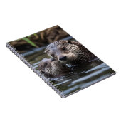 **"Adrift in Love: Mummy en Baby Otter"** Notitieboek (Rechterzijde)