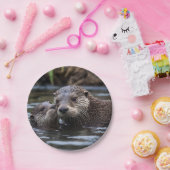 **"Adrift in Love: Mummy en Baby Otter"** Papieren Bordje (Feest)