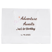 Adventure awaits 1st birthday name date planeretro groot cadeauzakje (Achterkant)