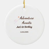 Adventure awaits 1st birthday name date planeretro keramisch ornament (Achterkant)