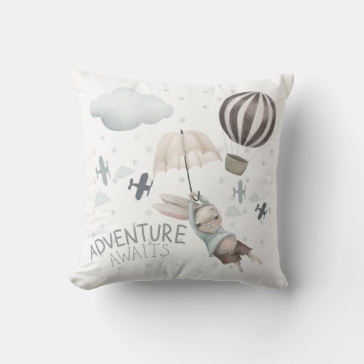 Adventure Awaits Bunny Sierkussen (Voorkant)