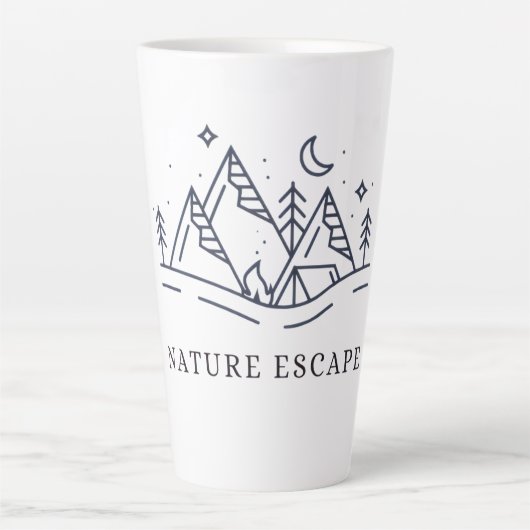 "Adventure Awaits Camping Graphic Latte Mok (Voorkant)