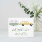 ADVENTURE AWAITS Camping Trailer RV Briefkaart (Staand voorkant)