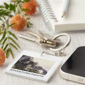 Adventure Awaits. Fantasy landscape Sleutelhanger (Voorkant Rechts)