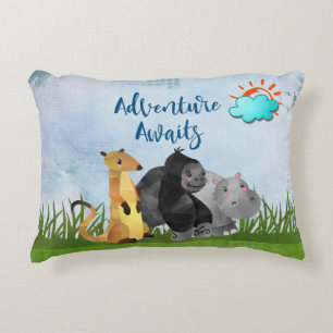 Adventure Awaits - Gorilla Hippo en Meerkat Accent Kussen